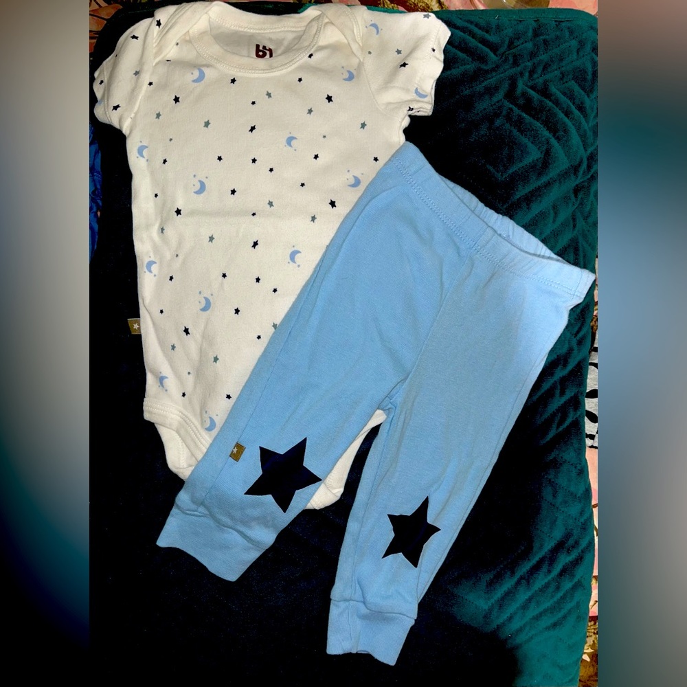 B4 onesie and pants set size 3 months